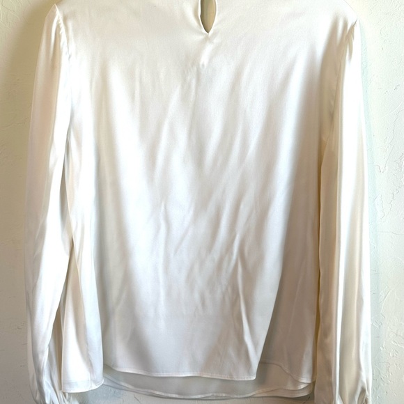 Intermix Cream 100% Silk Long Sleeve Keyhole Neckline Career Blouse Top Sz L - Picture 6 of 11